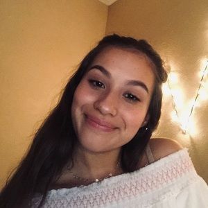 Meet your Posher, Anysia